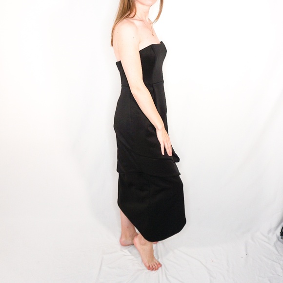 FAME and PATRNERS Asymmetric Black Strapless Dress - Picture 2 of 7